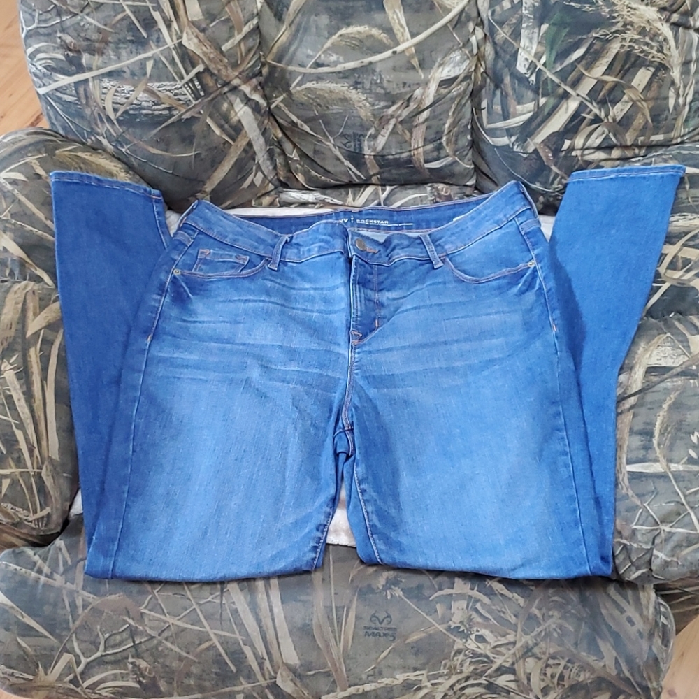 NWOT Old Navy Rockstar Jeans
